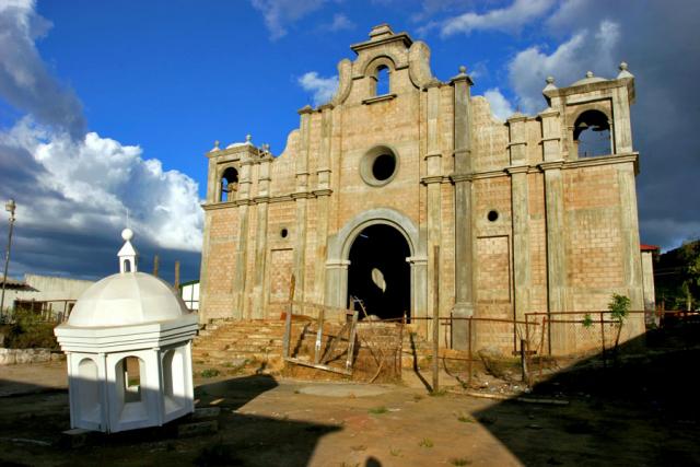 "Headless" — small village in San Salvador, El Salvador